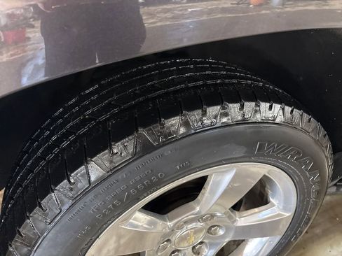 Used 2017 Chevrolet Suburban LS AWD/4WD image 12