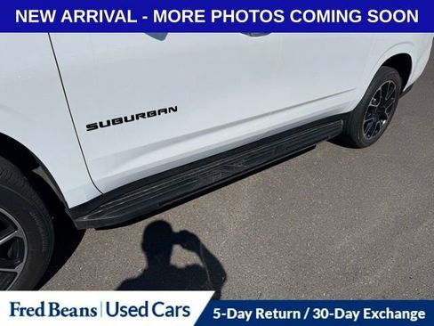 Used 2022 Chevrolet Suburban RST w/ Luxury Package AWD/4WD image 6