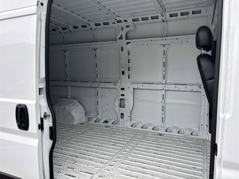 Used 2023 RAM ProMaster 2500 image 16