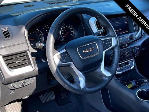 Used 2022 GMC Terrain SLE w/ Driver Convenience Package AWD/4WD image 5