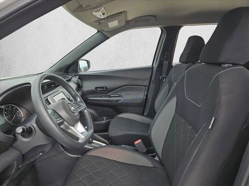 Used 2018 Nissan Kicks S image 14