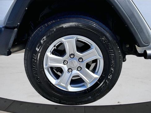 Certified 2018 Jeep Wrangler Unlimited Sport S image 32