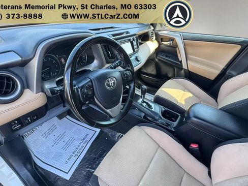 Used 2018 Toyota RAV4 XLE w/ Plus Extra Value Package FWD image 9