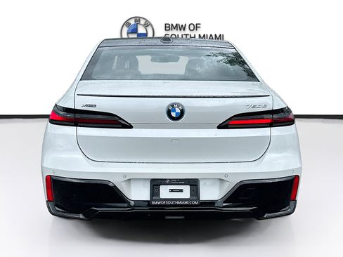 New 2026 BMW 750e xDrive w/ Premium Package image 5
