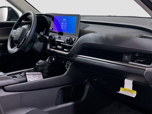 New 2026 Toyota Grand Highlander XLE image 29