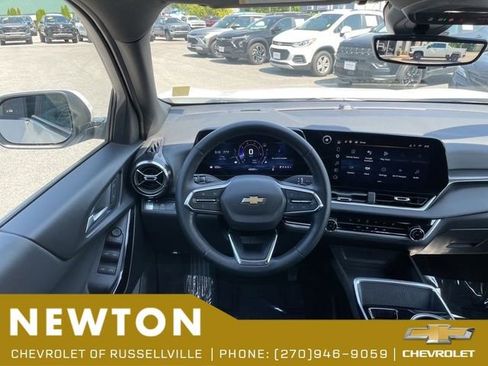 Used 2025 Chevrolet Equinox LT w/ Safety and Technology Package FWD image 22