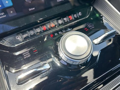 Used 2024 Jeep Grand Wagoneer Series II w/ Quick Order Packagew 28T image 15