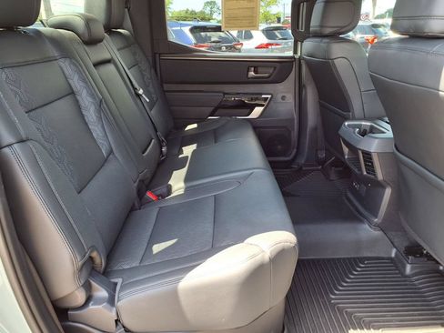 Used 2025 Toyota Tundra Limited AWD/4WD image 15