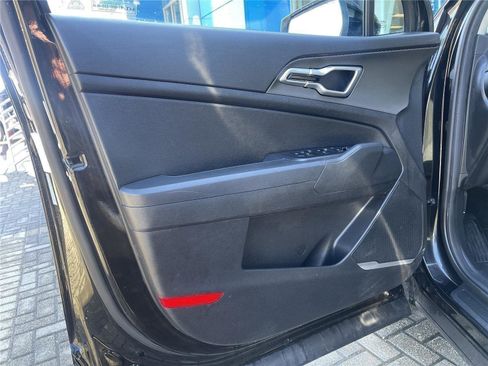 Used 2023 Kia Sportage LX FWD image 11