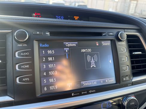 Certified 2018 Toyota Highlander XLE image 25