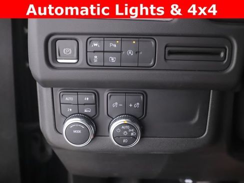 Used 2023 GMC Yukon SLT w/ SLT Premium Package AWD/4WD image 21