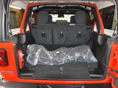 Used 2025 Jeep Wrangler Unlimited Rubicon 4xe w/ Safety Group image 29