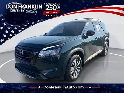 Used 2024 Nissan Pathfinder SL w/ Black Appearance Package