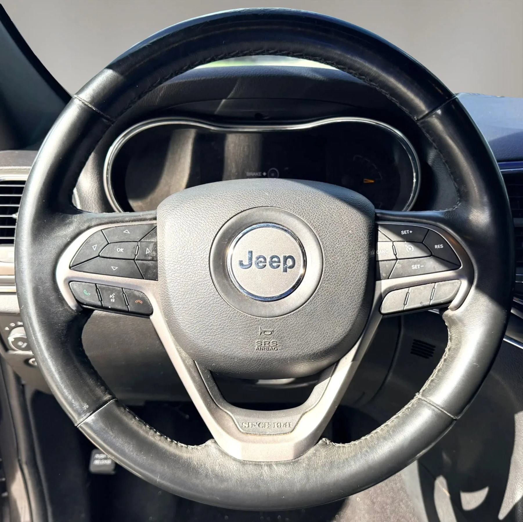 Used 2019 Jeep Grand Cherokee Limited w/ Luxury Group II RWD image 9