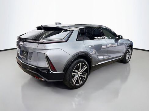 Used 2023 Cadillac Lyriq AWD image 10
