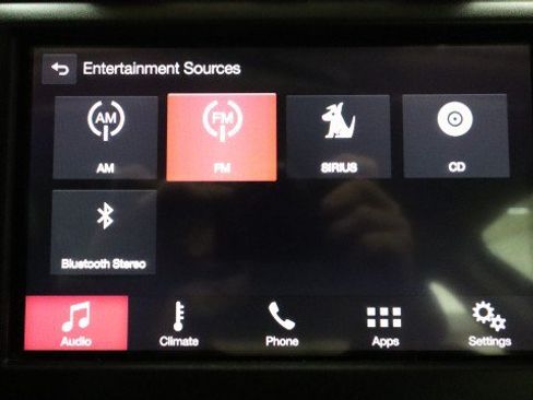 Used 2017 Ford Fusion SE w/ Fusion SE Technology Package FWD image 14
