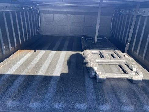 Used 2018 RAM 1500 Laramie image 13