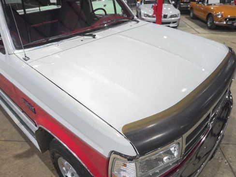 Used 1992 Ford F250 XLT Lariat 2dr 4WD Extended Ca image 18