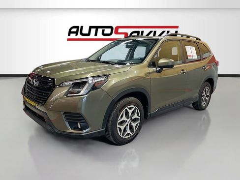 Used 2023 Subaru Forester Premium AWD/4WD image 3