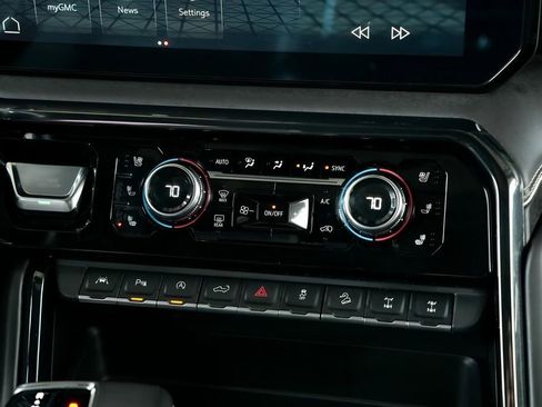 Used 2022 GMC Sierra 1500 AT4X image 29