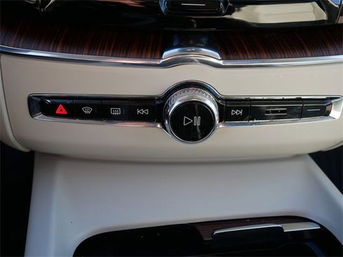 Used 2019 Volvo XC60 T5 Inscription w/ Protection Package Premier image 27