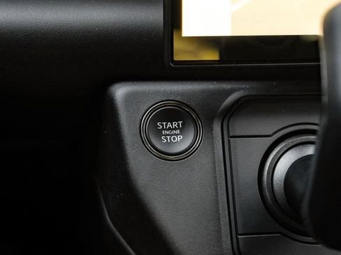 New 2026 Land Rover Defender 110 X-Dynamic SE AWD/4WD image 25