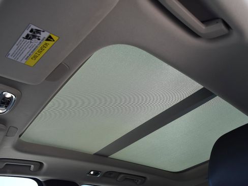 Used 2021 Volvo XC90 T5 Momentum w/ Climate Package image 11