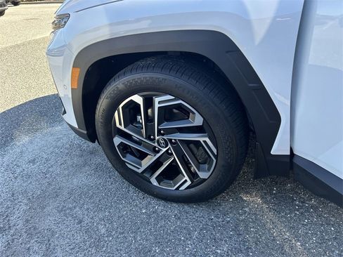 New 2026 Hyundai Tucson Limited image 32