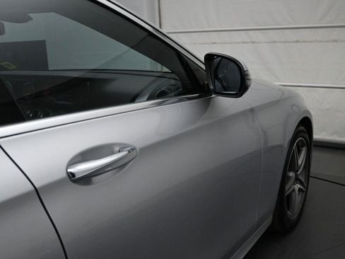 Used 2019 Mercedes-Benz E 300 4MATIC image 16