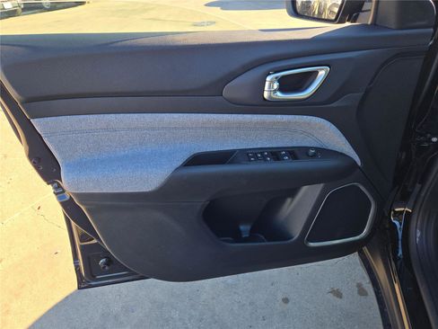 New 2026 Jeep Compass Latitude image 22