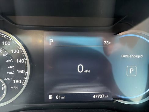 Used 2022 Genesis G70 3.3T RWD image 9