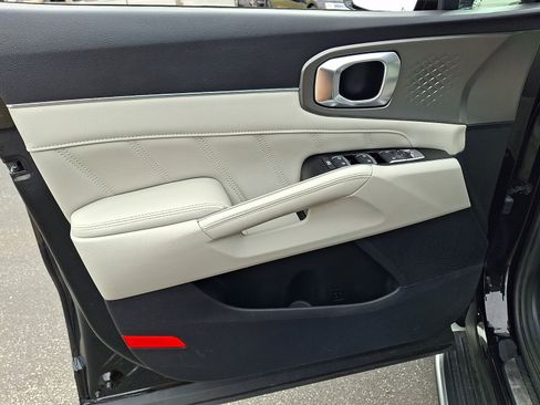 Used 2021 Kia Sorento SX image 15