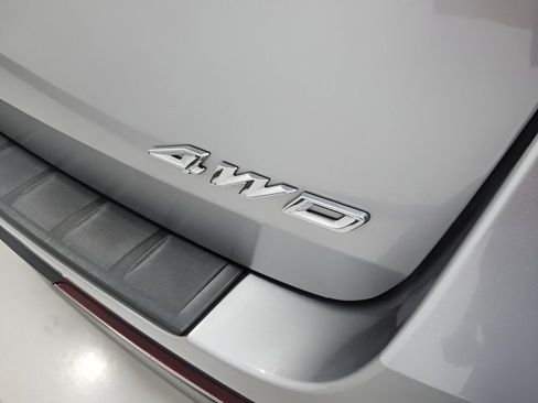 Used 2021 Ford Explorer XLT w/ Equipment Group 202A AWD/4WD image 8