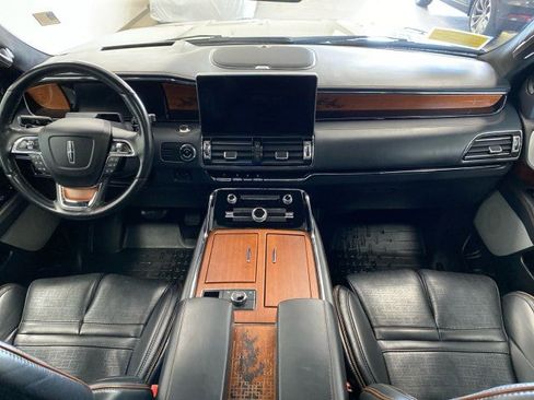 Certified 2024 Lincoln Navigator Black Label AWD/4WD image 12
