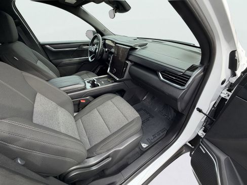 Used 2025 GMC Acadia Elevation image 22