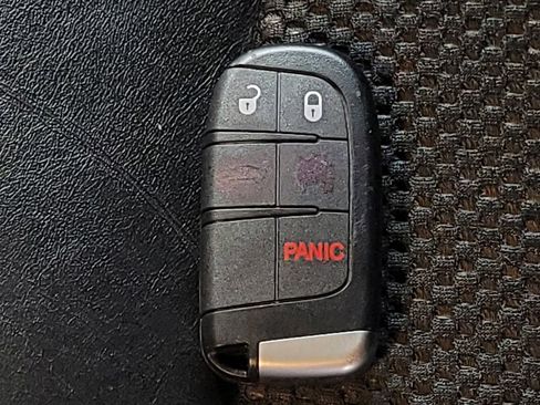 Used 2019 Dodge Journey Crossroad image 32