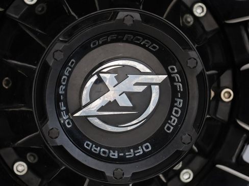 Used 2022 GMC Sierra 2500 AT4 image 40