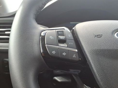 Certified 2025 Ford Escape Platinum AWD/4WD image 15
