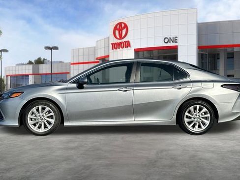 Used 2024 Toyota Camry LE image 9