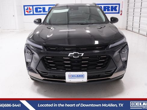 New 2026 Chevrolet Trax ACTIV FWD image 2