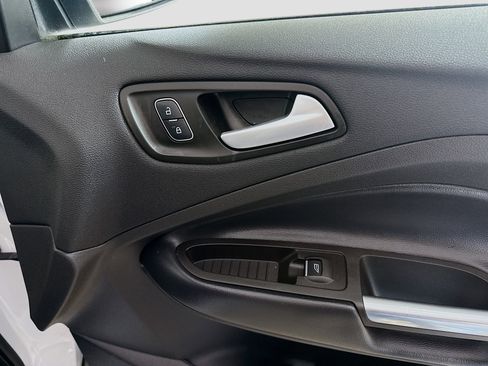 Used 2019 Ford Escape SE image 31