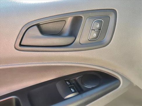 Used 2022 Ford Transit Connect XL image 9