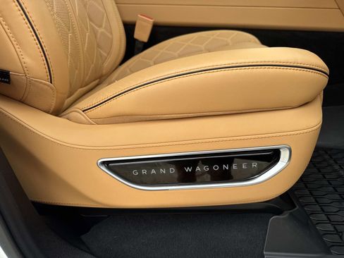 Used 2025 Jeep Grand Wagoneer Series III w/ Rear Seat Video Group 1 image 14