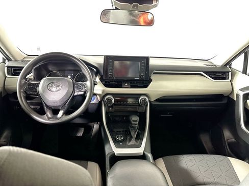 Used 2022 Toyota RAV4 XLE image 12