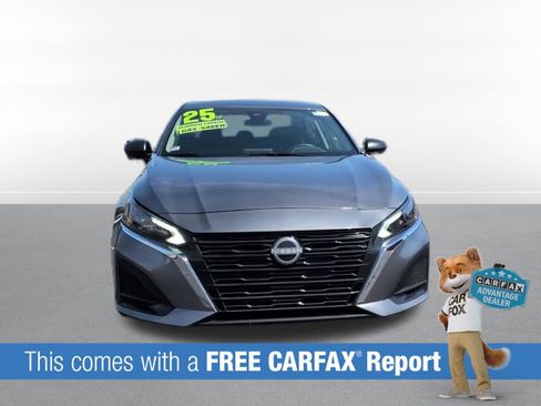 Used 2025 Nissan Altima 2.5 SV FWD image 2