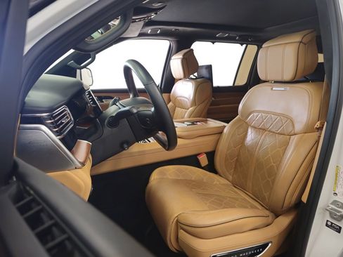 Used 2022 Jeep Grand Wagoneer Series III w/ Rear Seat Video Group 1 image 10