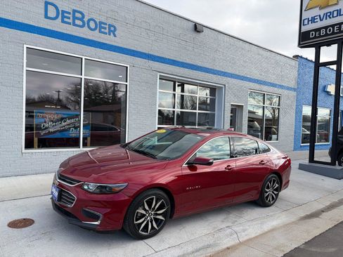 Used 2018 Chevrolet Malibu LT w/ Leather Package image 1