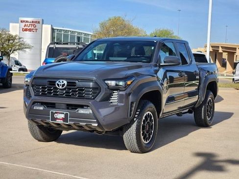 Used 2024 Toyota Tacoma TRD Off-Road image 11