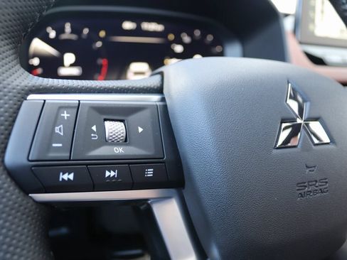 New 2025 Mitsubishi Outlander SEL image 17