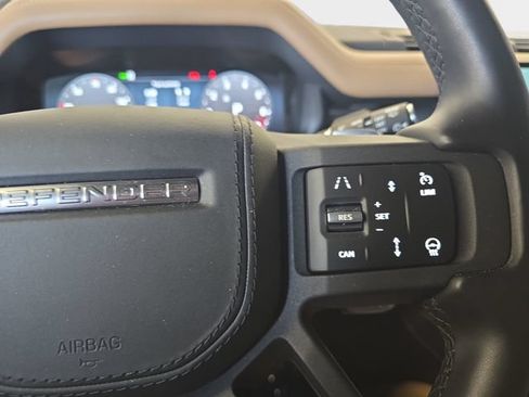Certified 2025 Land Rover Defender 110 V8 AWD/4WD image 20
